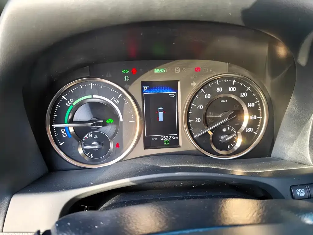Toyota Alphard — фото 10