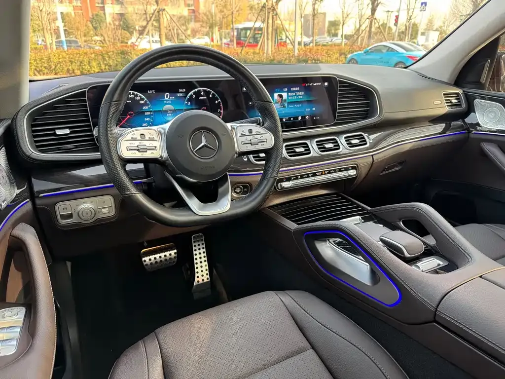 Mercedes-Benz GLS — фото 8