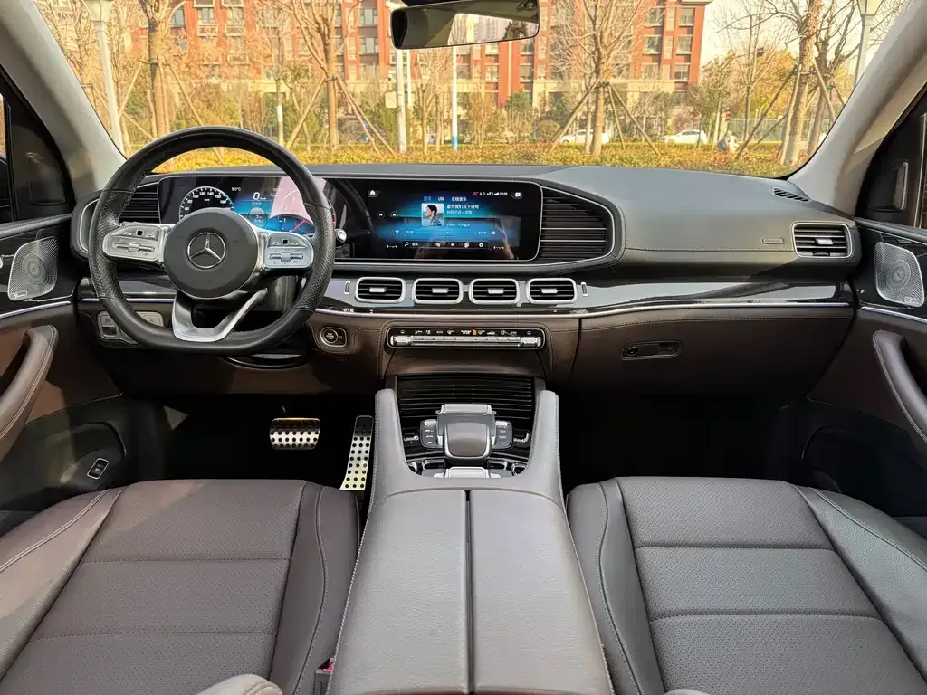 Mercedes-Benz GLS — фото 9