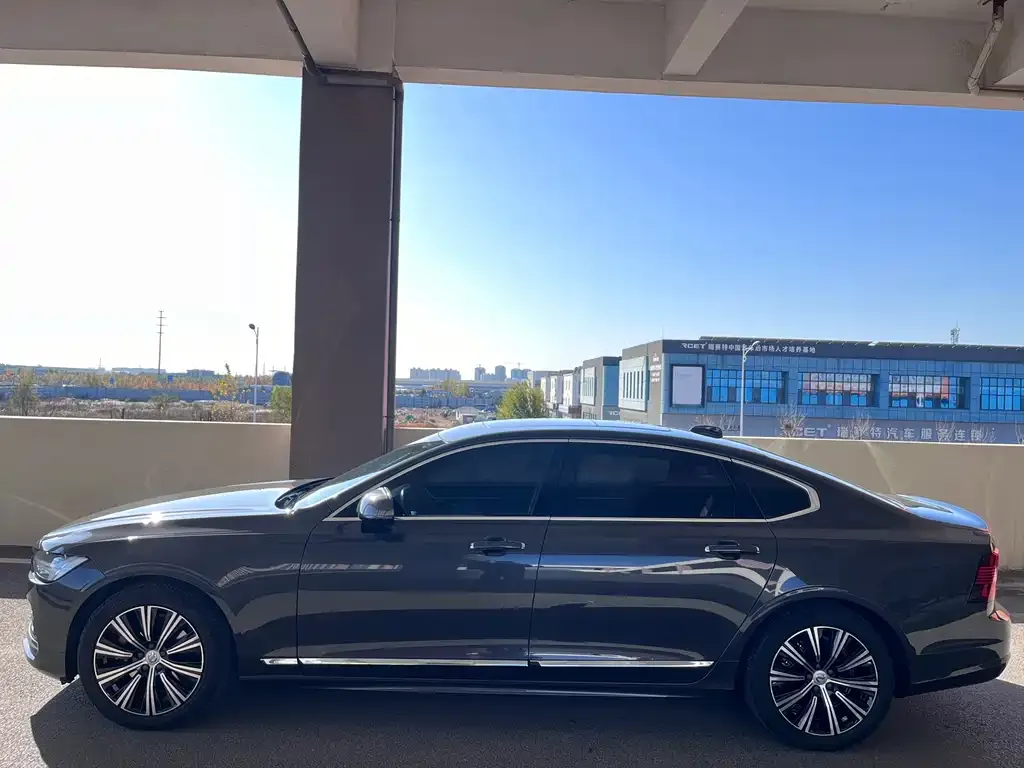 Volvo S90 — фото 3