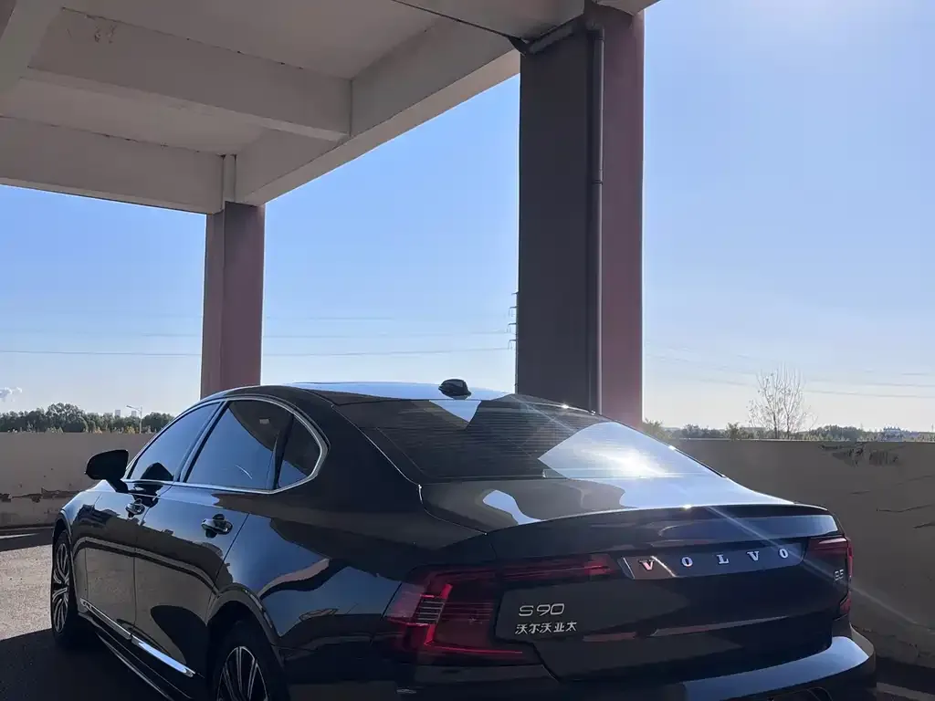 Volvo S90 — фото 4