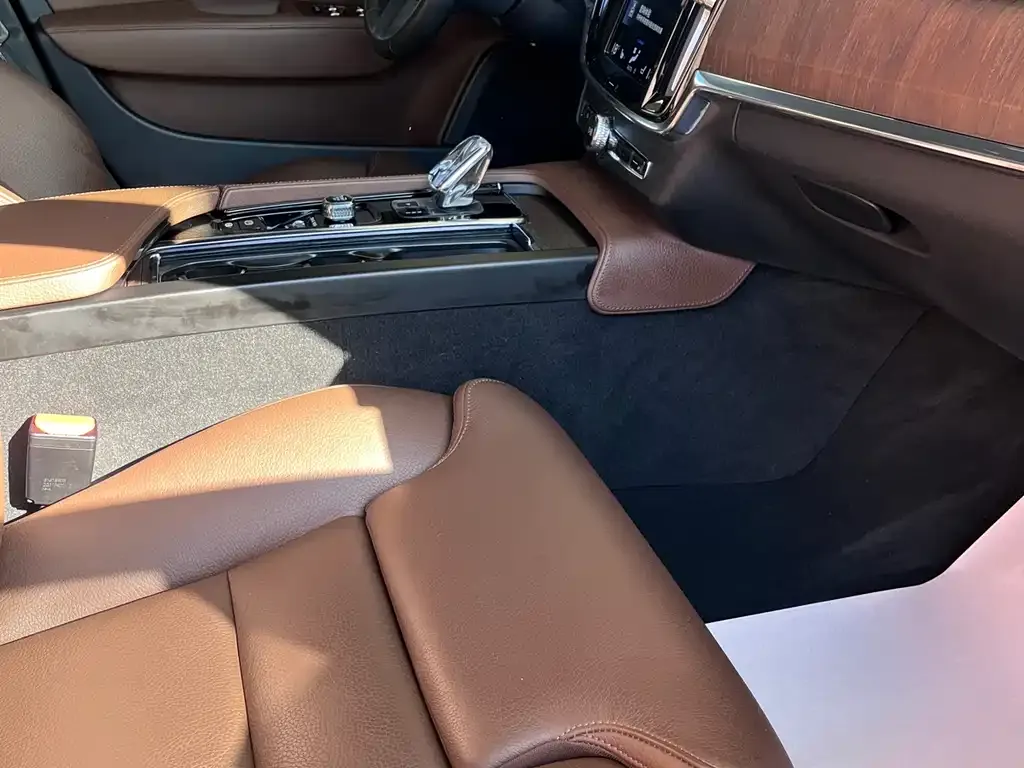 Volvo S90 — фото 8