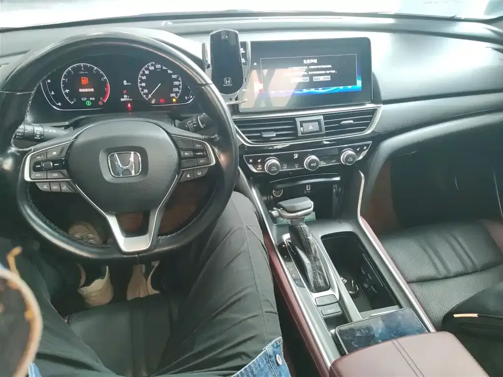 Honda Inspire — фото 10
