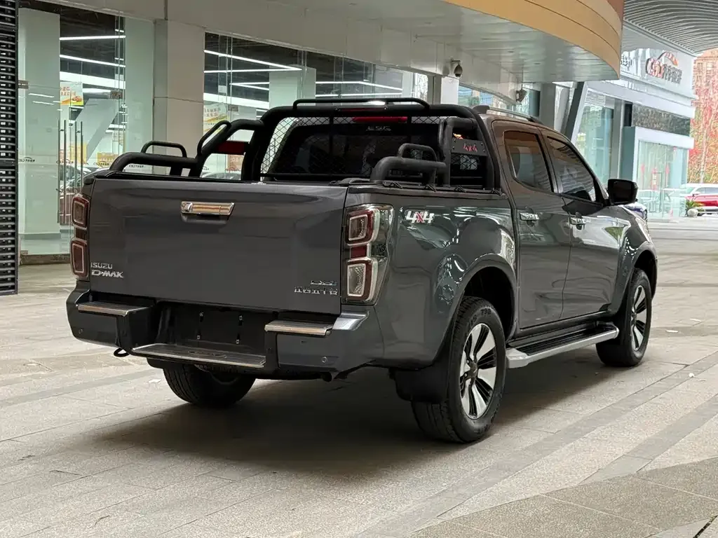 Isuzu D-MAX — фото 10