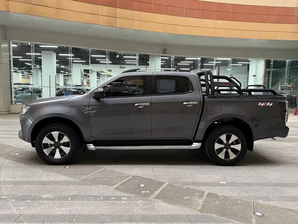 Isuzu D-MAX — фото 4