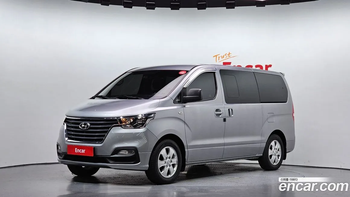 Hyundai Starex — фото 1
