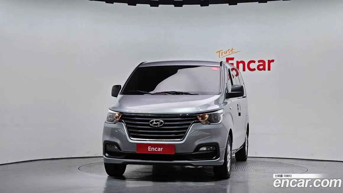 Hyundai Starex — фото 3
