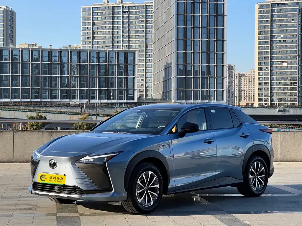 Lexus RZ — фото 1