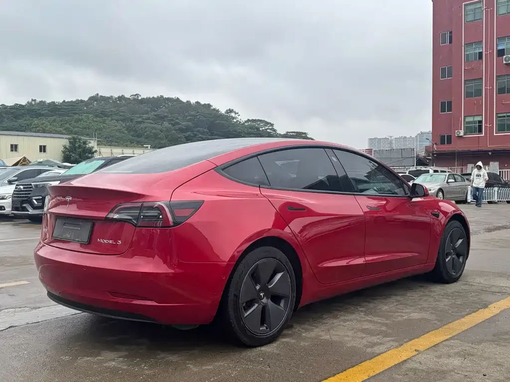 Tesla Model 3 — фото 6