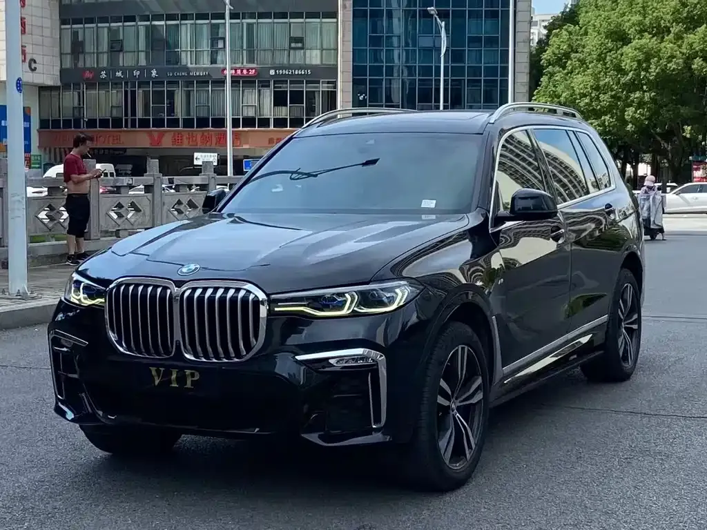 BMW X7 — фото 1