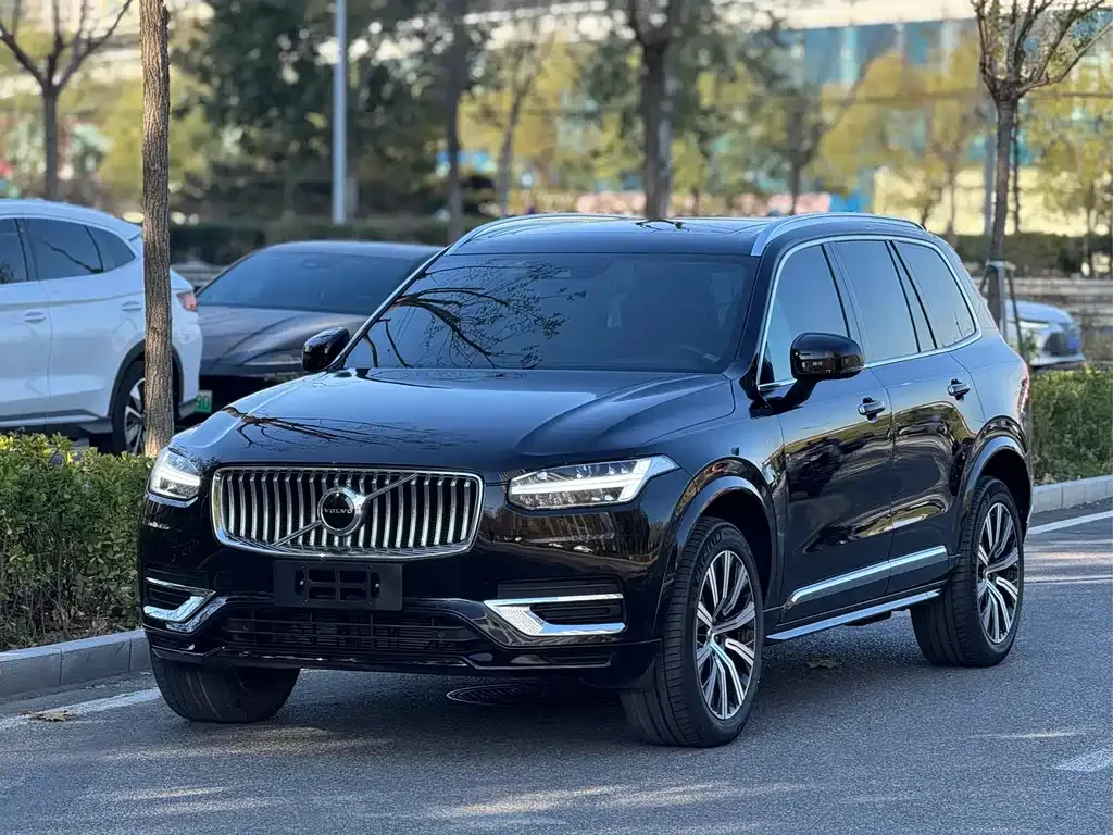 Volvo XC90 — фото 1