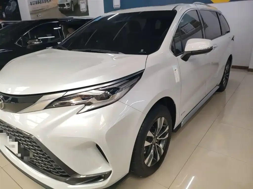 Toyota Granvia — фото 2