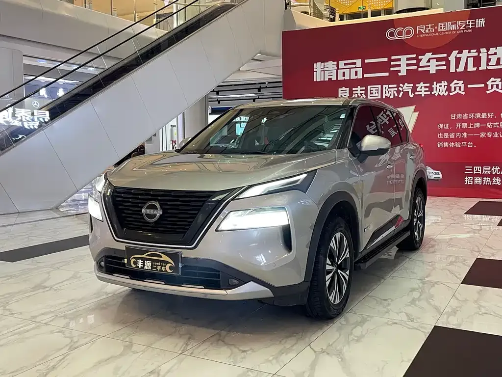 Nissan X-Trail — фото 1