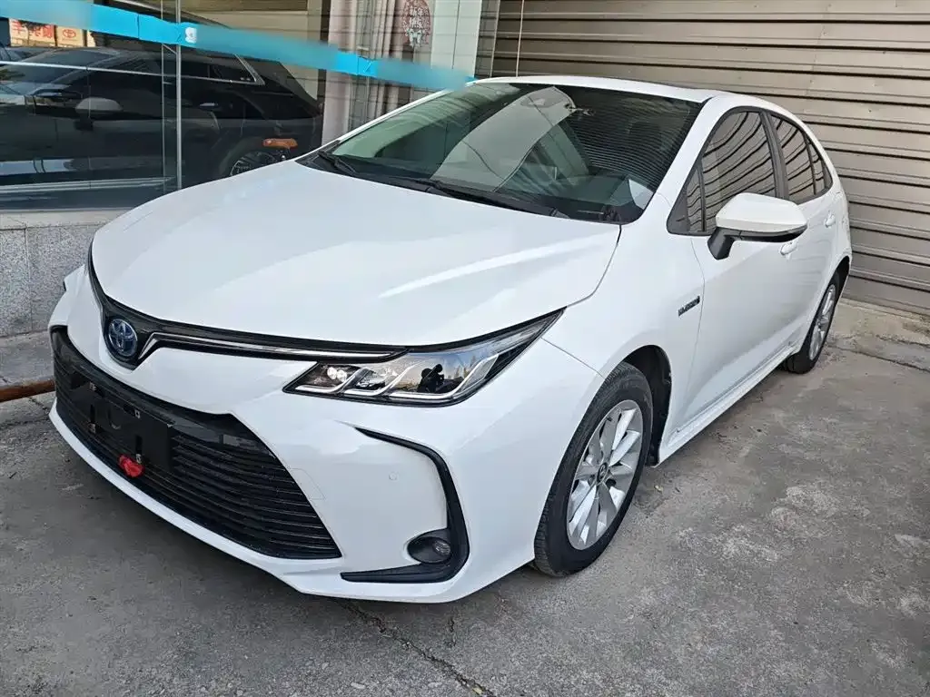 Toyota Corolla — фото 1