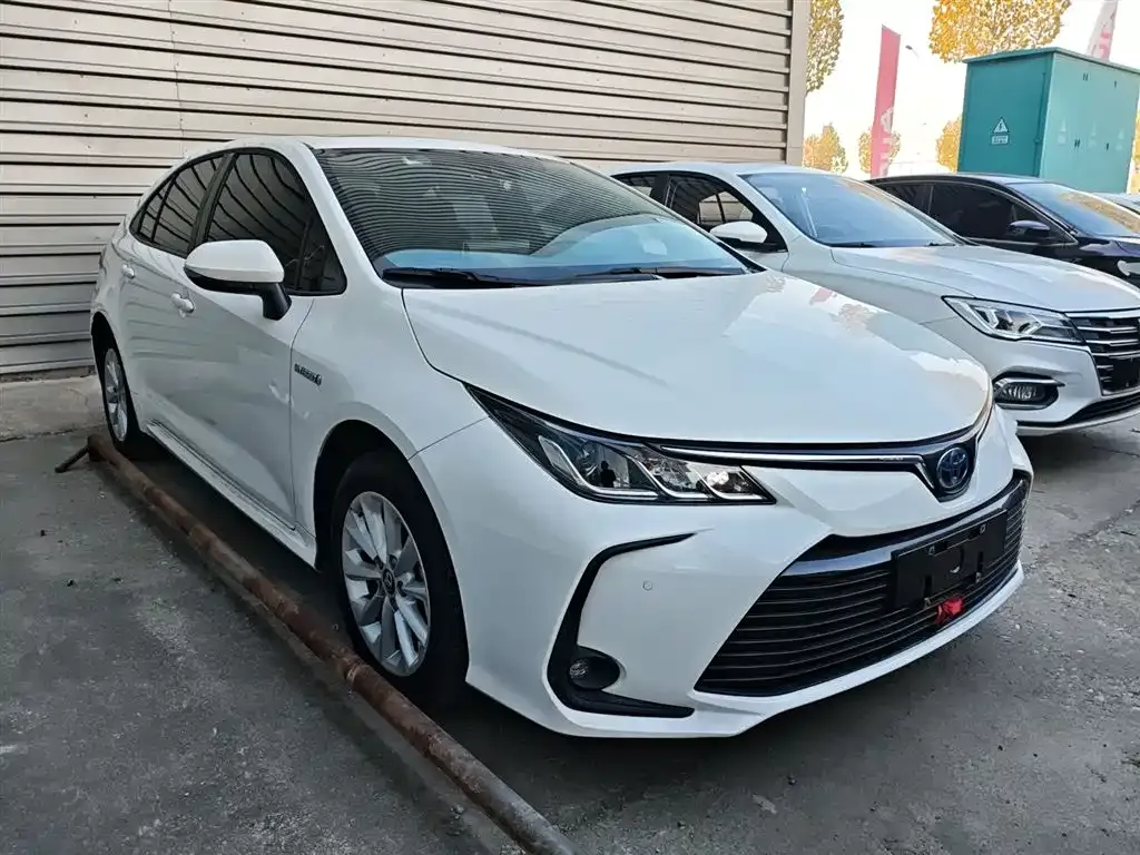 Toyota Corolla — фото 4