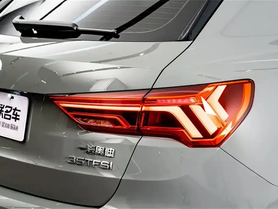 Audi Q3 — фото 10