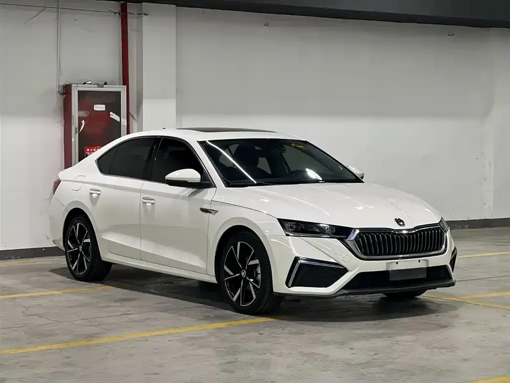 Skoda Octavia — фото 3