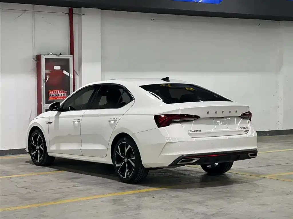 Skoda Octavia — фото 4
