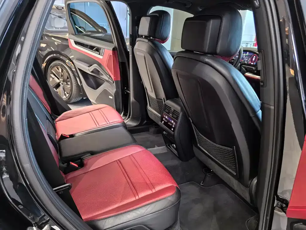 Porsche Cayenne Hybrid — фото 10