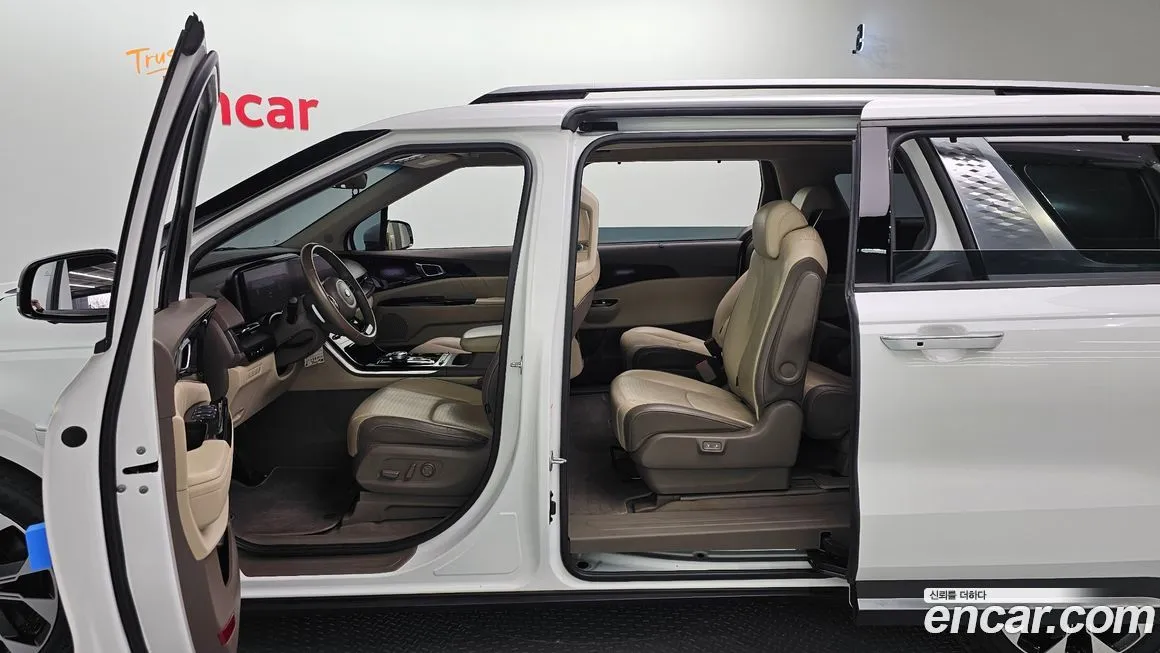 Kia Carnival — фото 10