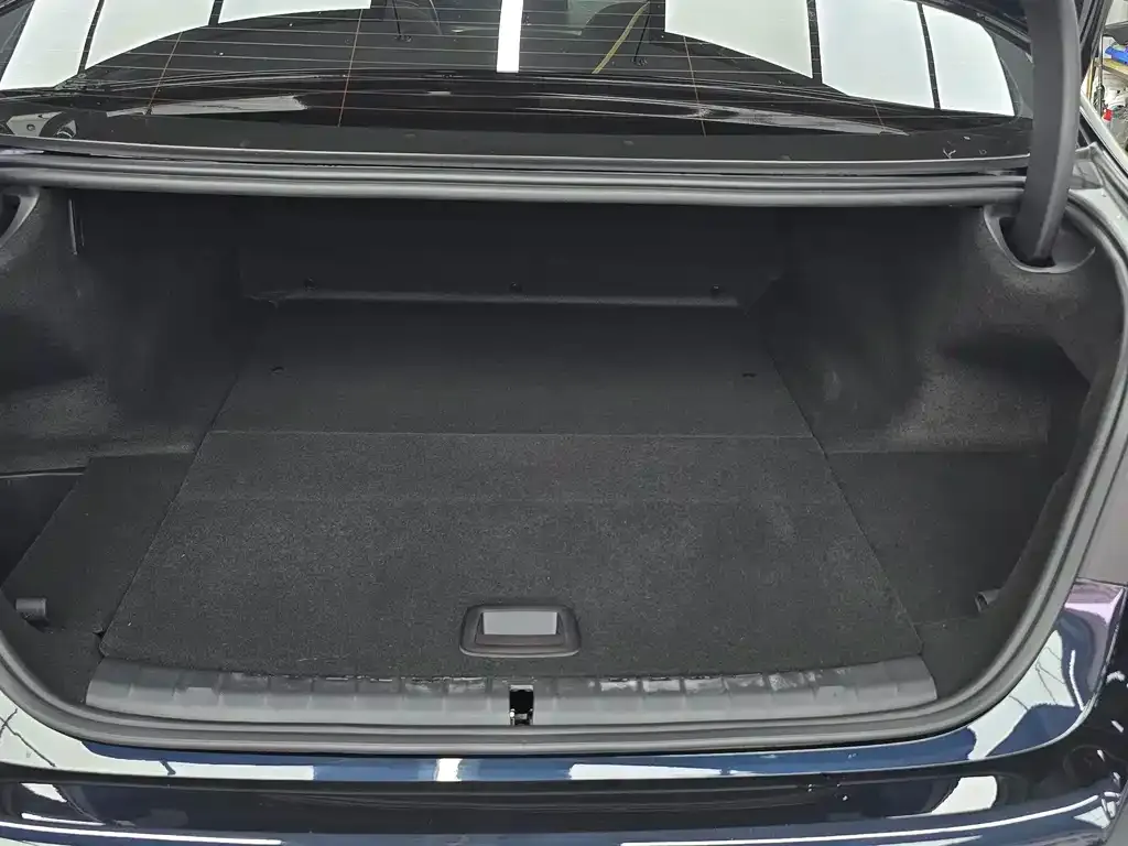 BMW 5 Series New Energy — фото 8