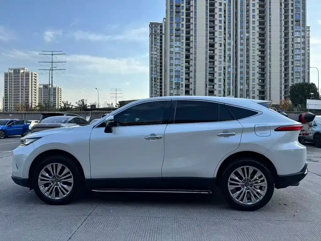 Toyota Harrier — фото 4