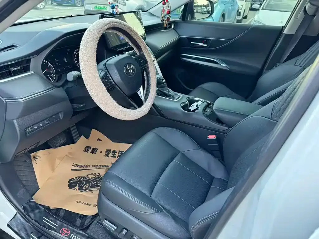Toyota Harrier — фото 8
