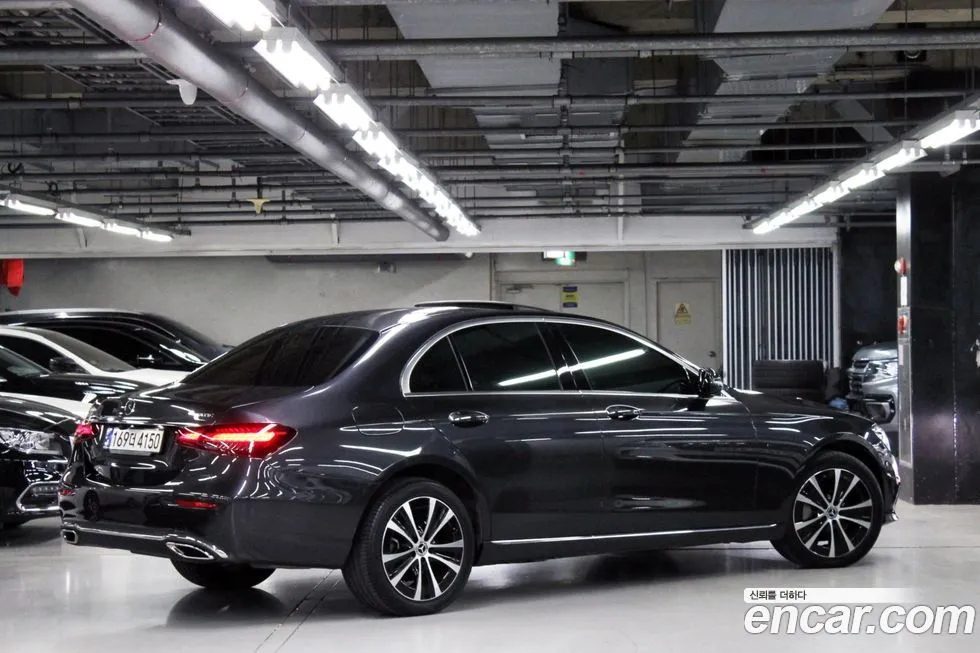 Mercedes-Benz E-Class — фото 6