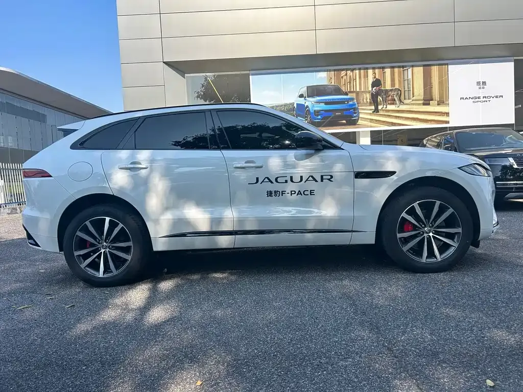 Jaguar F-PACE — фото 3