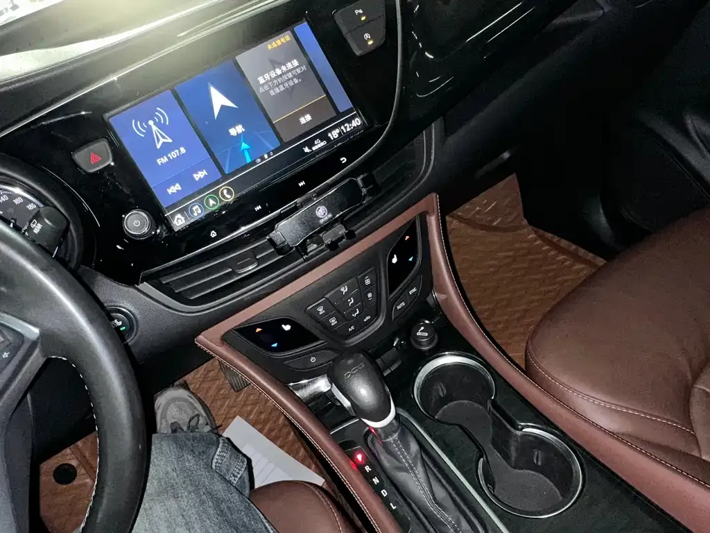 Buick Envision Plus — фото 10