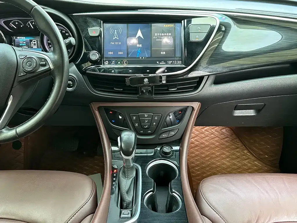 Buick Envision Plus — фото 9