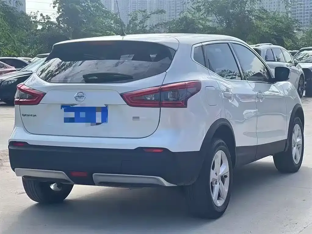 Nissan Qashqai — фото 8