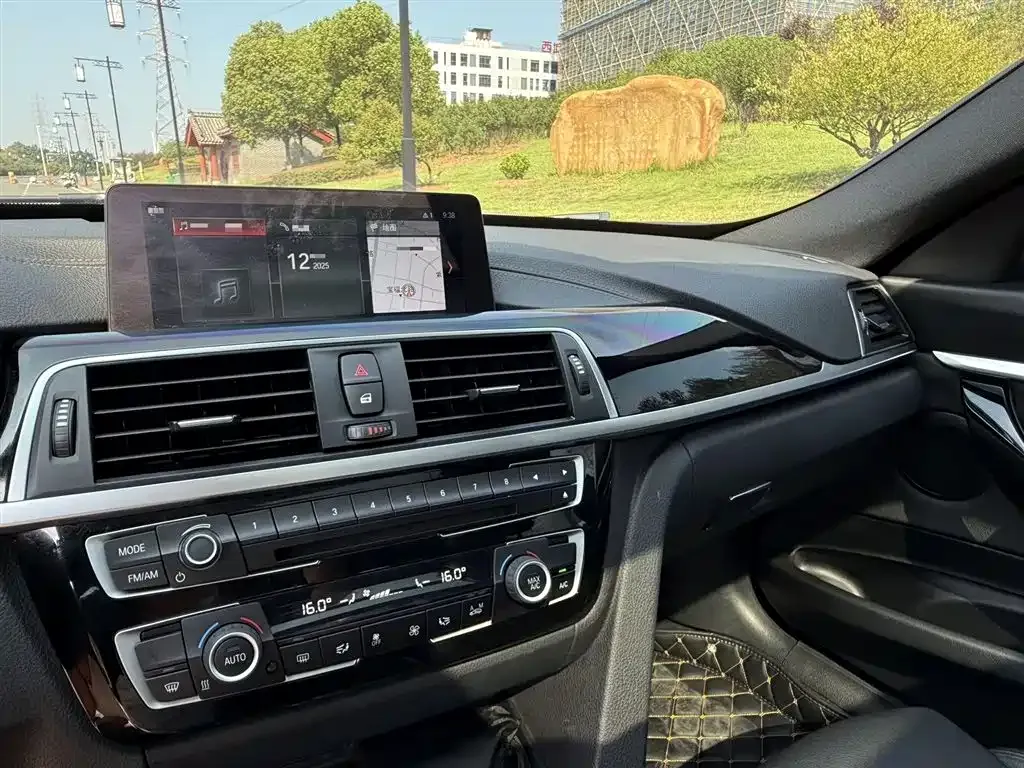 BMW 3 Series GT — фото 10