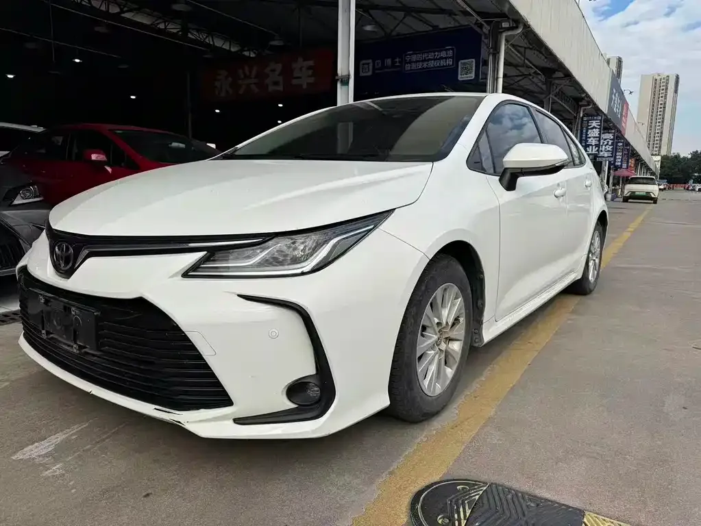 Toyota Corolla — фото 2