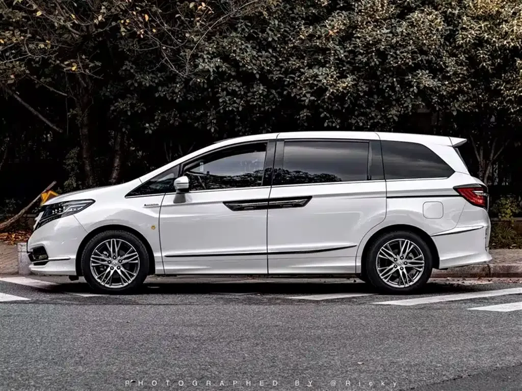Honda Elysion — фото 2