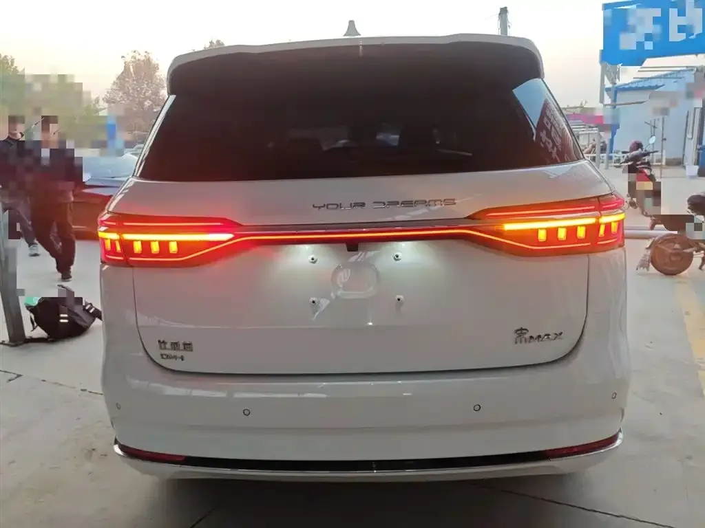 BYD MAX New Energy — фото 6