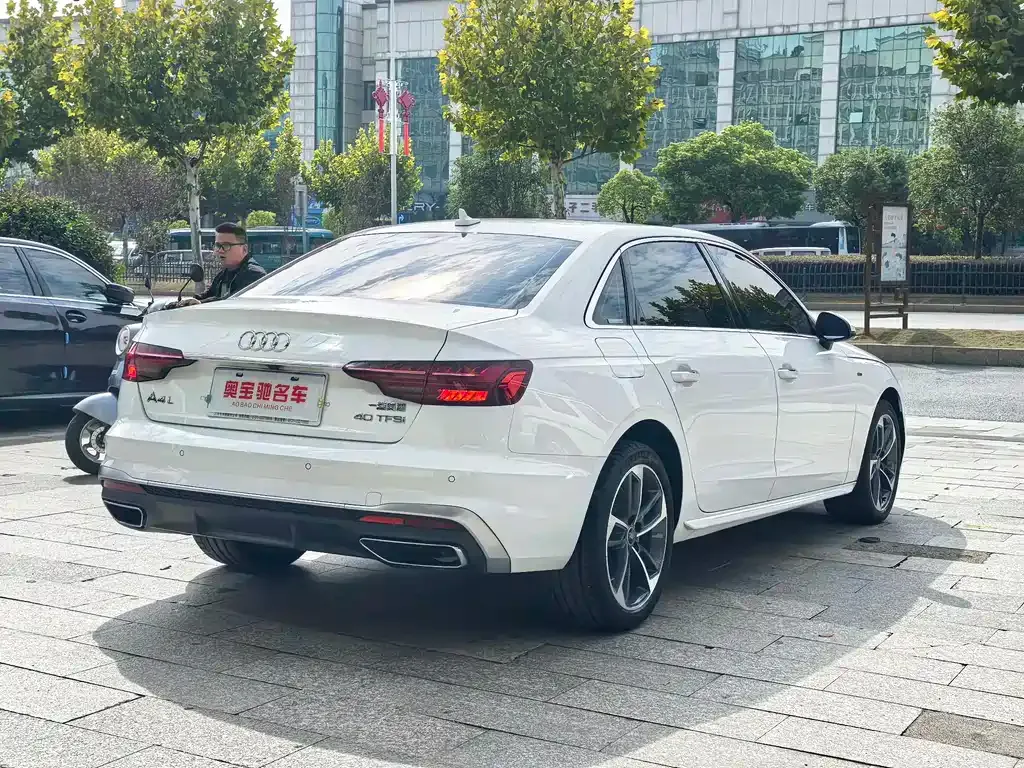 Audi A4L — фото 4