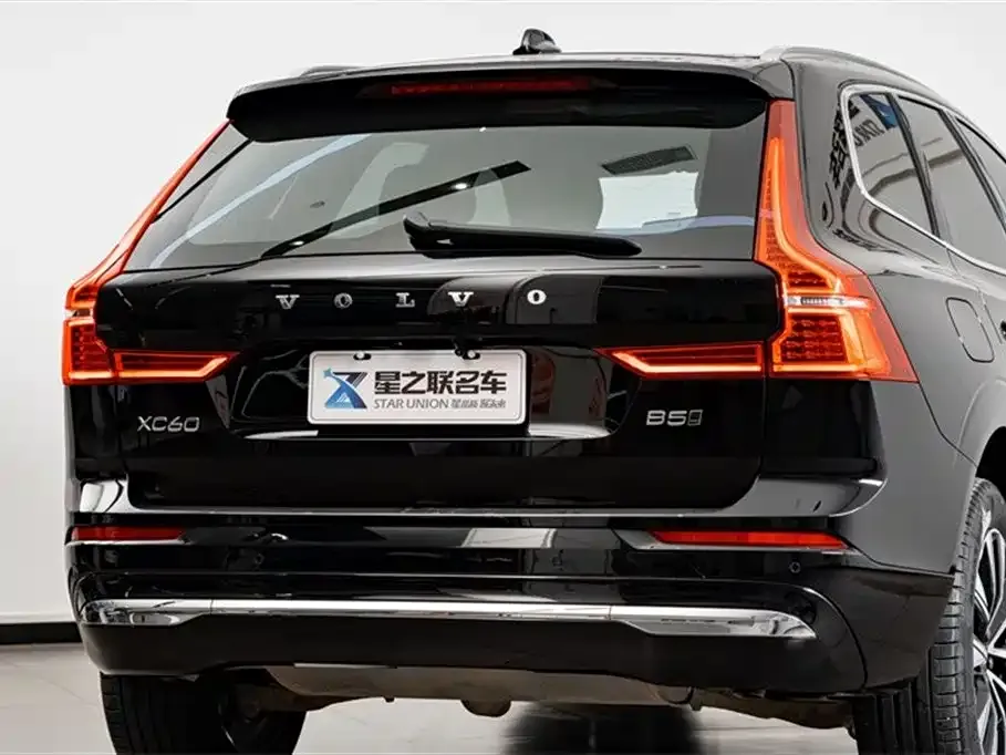 Volvo XC60 — фото 9