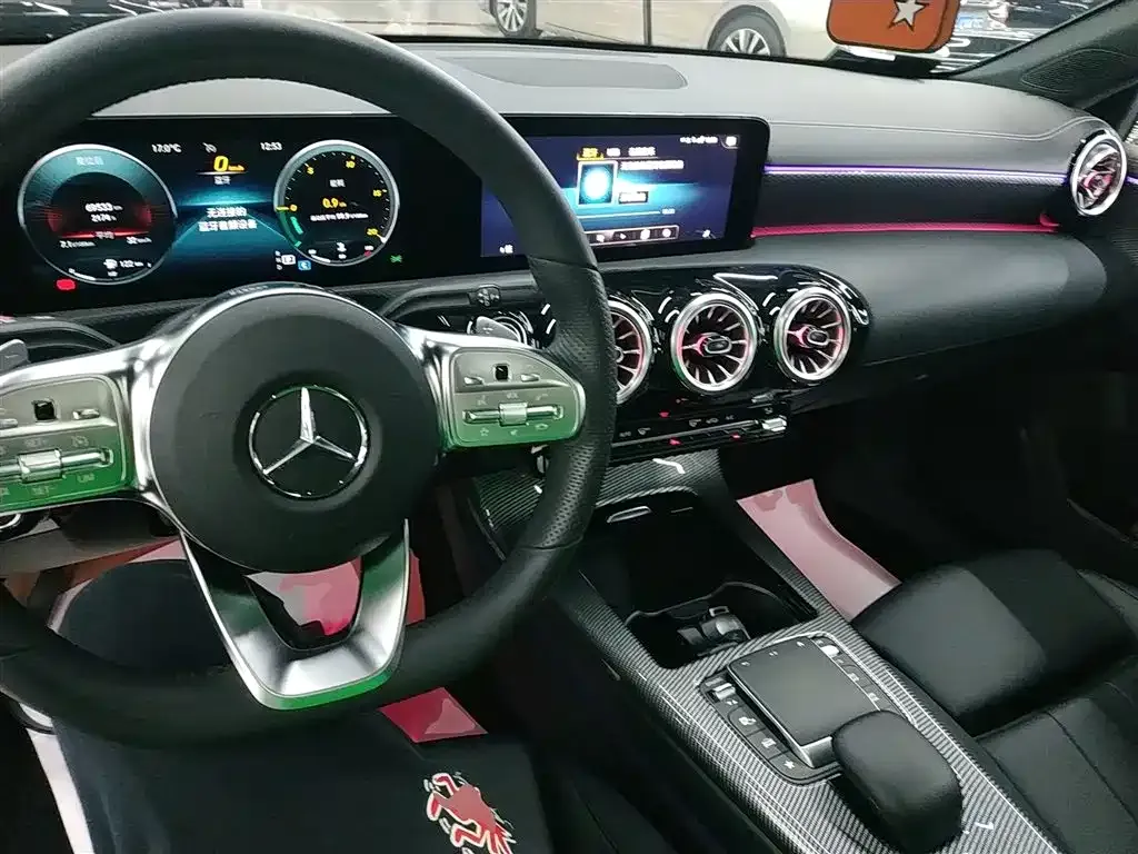 Mercedes-Benz A-Class — фото 10