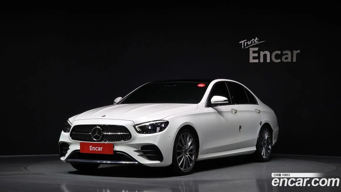 Mercedes-Benz E-Class — фото 1