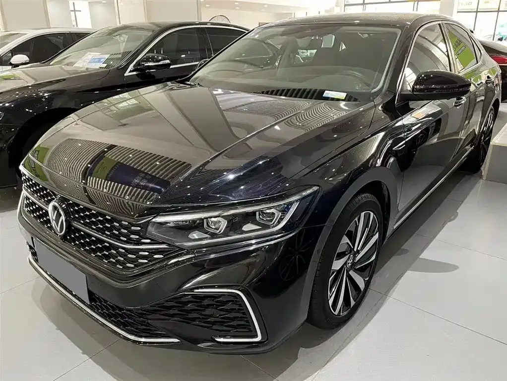 Volkswagen Passat — фото 1