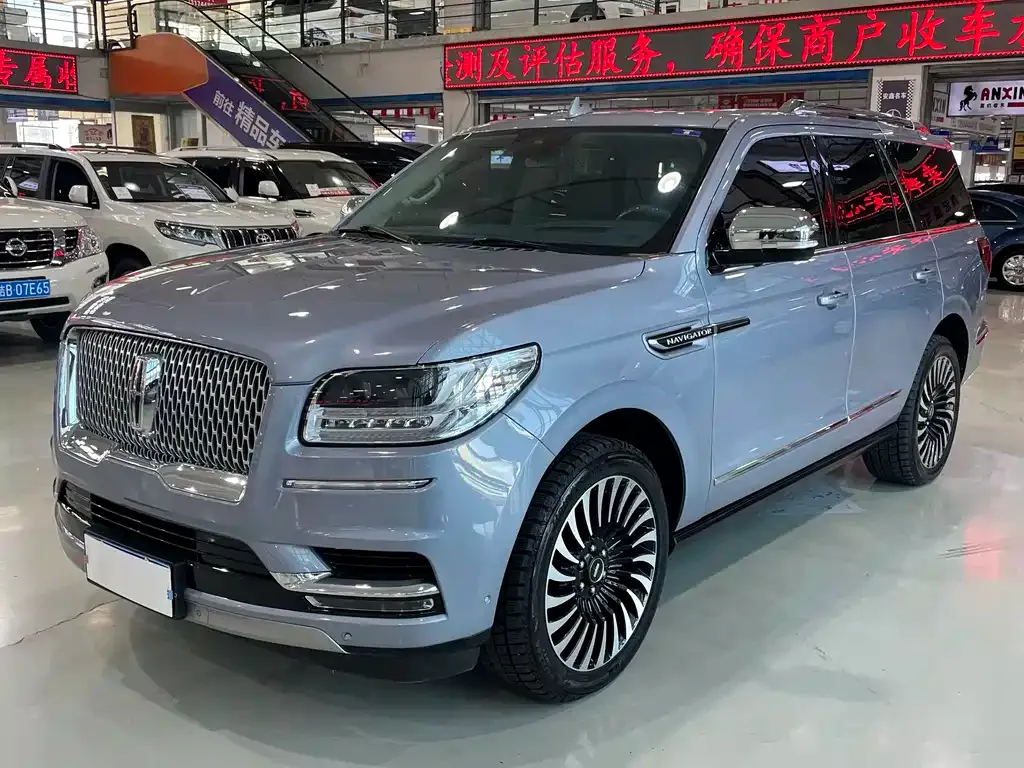 Lincoln Navigator — фото 1
