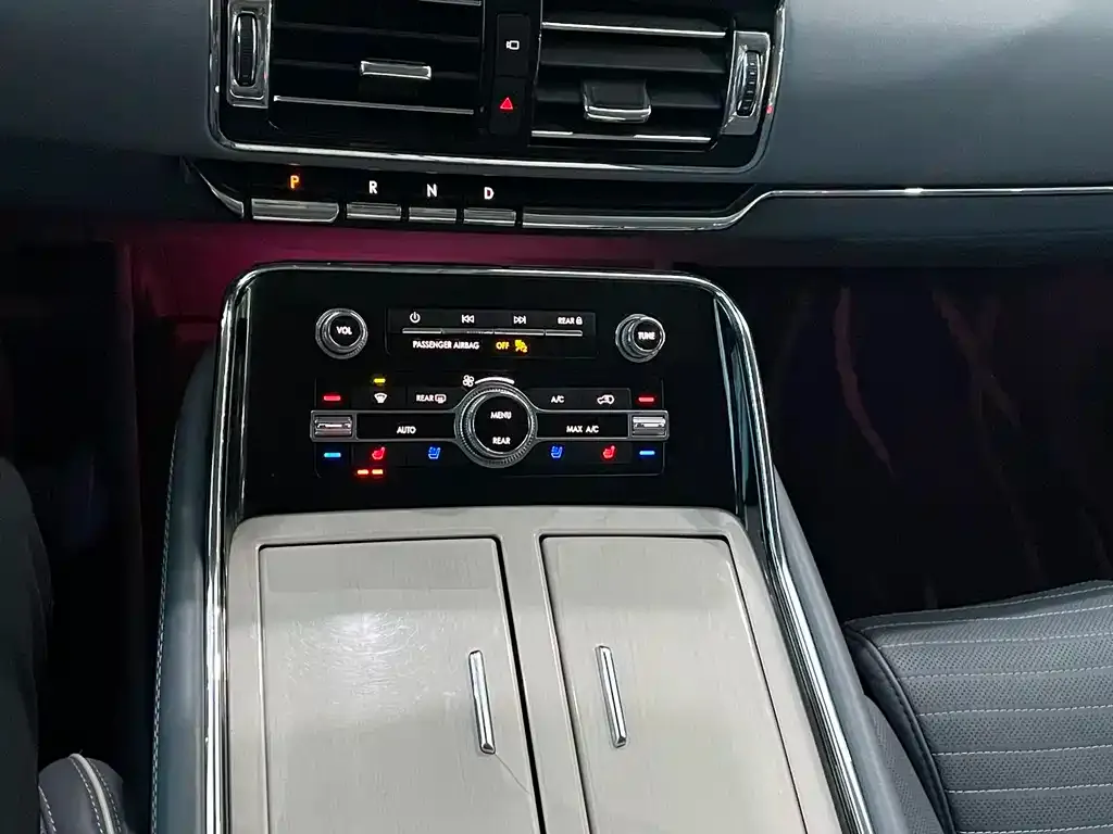 Lincoln Navigator — фото 7