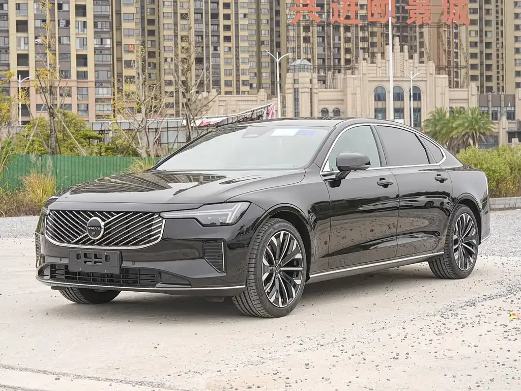 Volvo S90 — фото 1