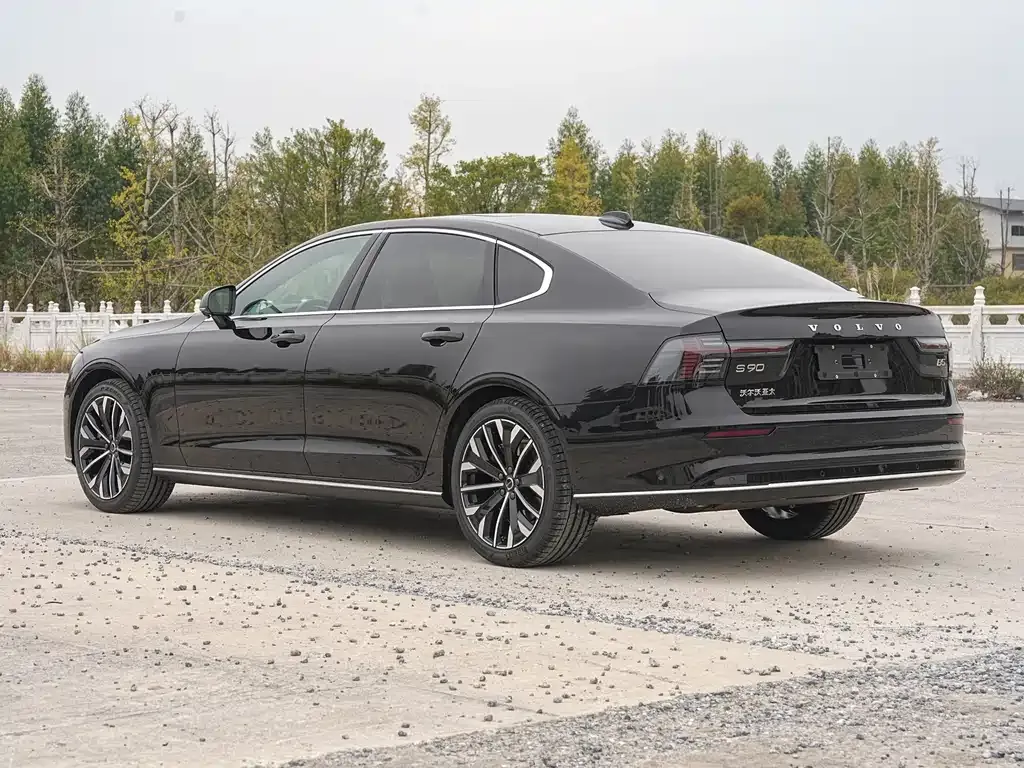 Volvo S90 — фото 6