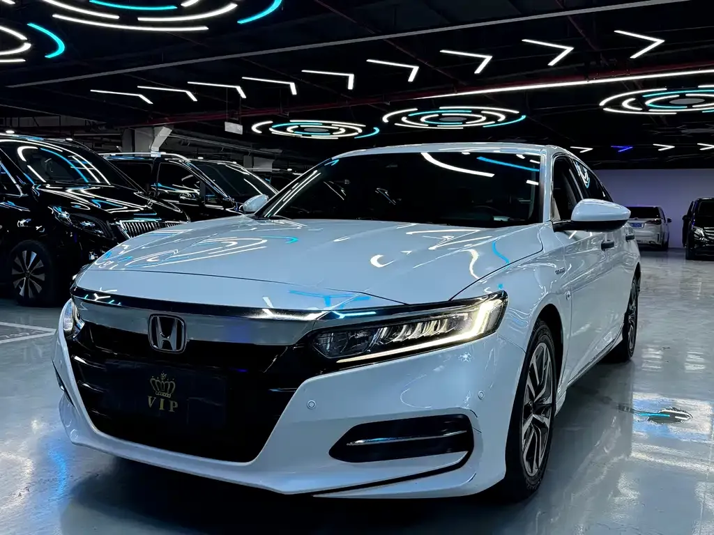 Honda Accord — фото 1