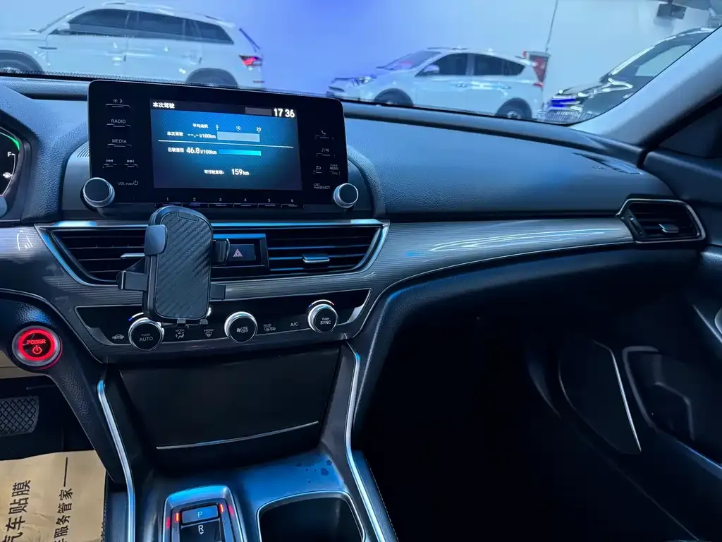 Honda Accord — фото 8