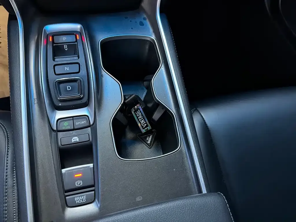 Honda Accord — фото 9