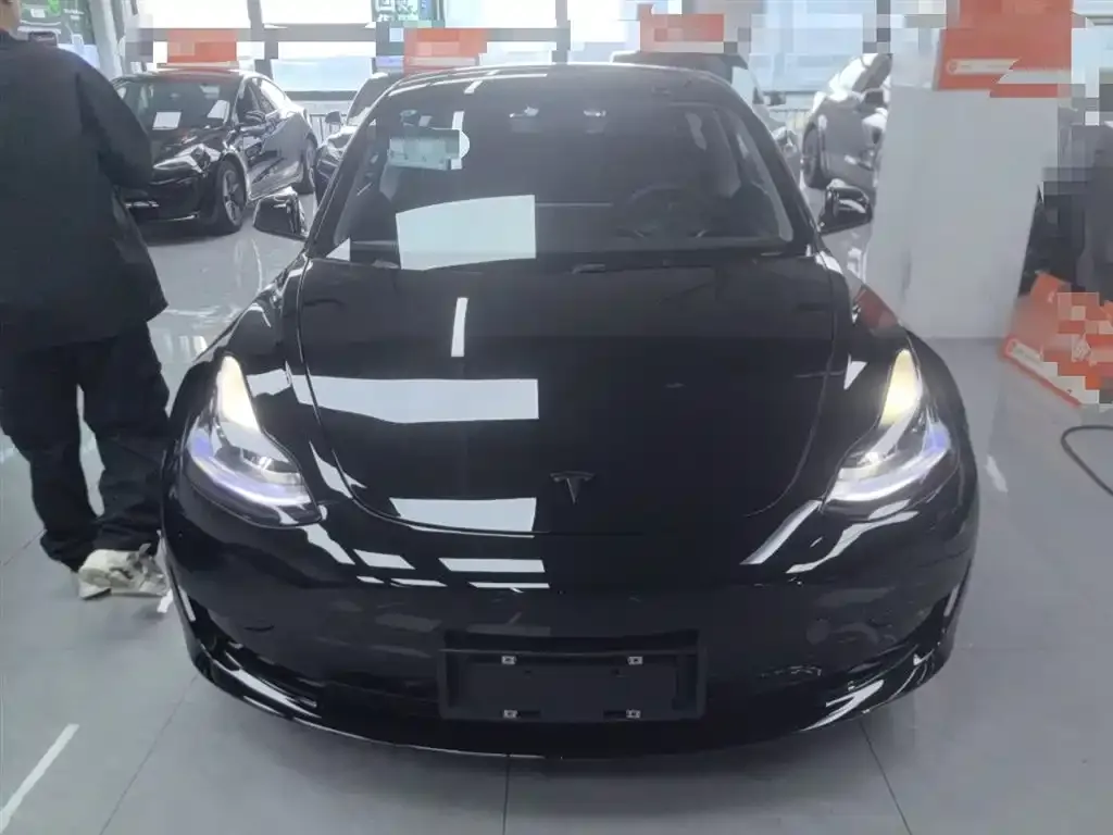 Tesla Model 3 — фото 3