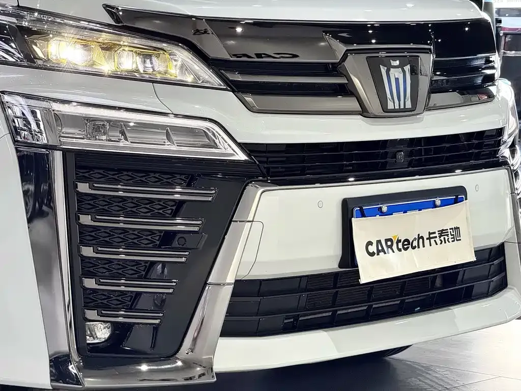 Toyota Vellfire — фото 9